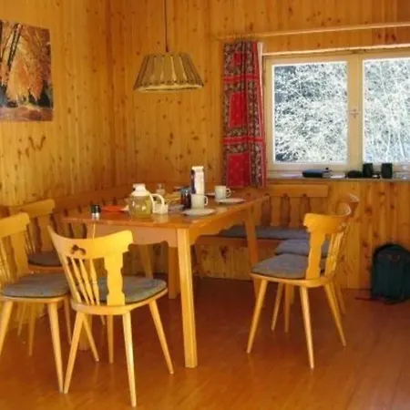 度假居 In Mit Garten, Terrasse Und Grill *
