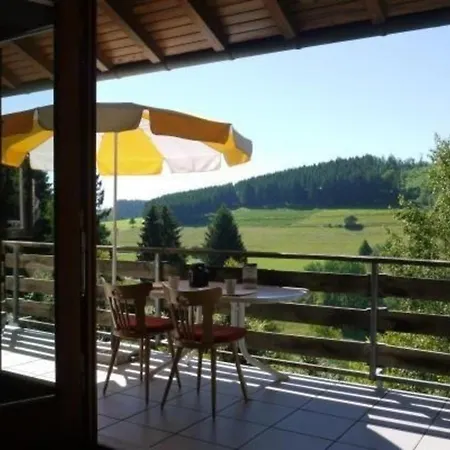 In Mit Garten, Terrasse Und Grill